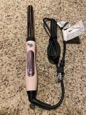 NWOT Lange Pink and Rose Gold Curling Iron